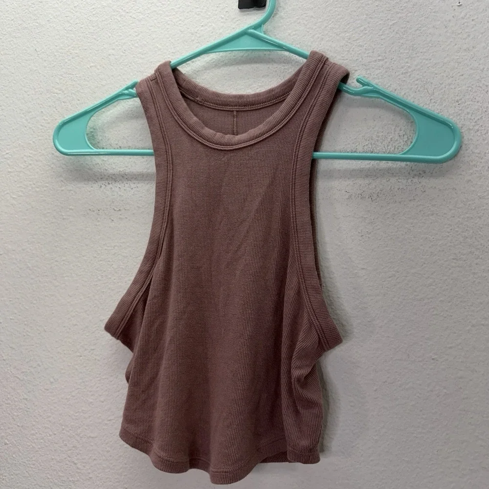 Lululemon Hold Tight Cropped Tank Top Shirt Purple Ribbed Gym Yoga Size 6-8